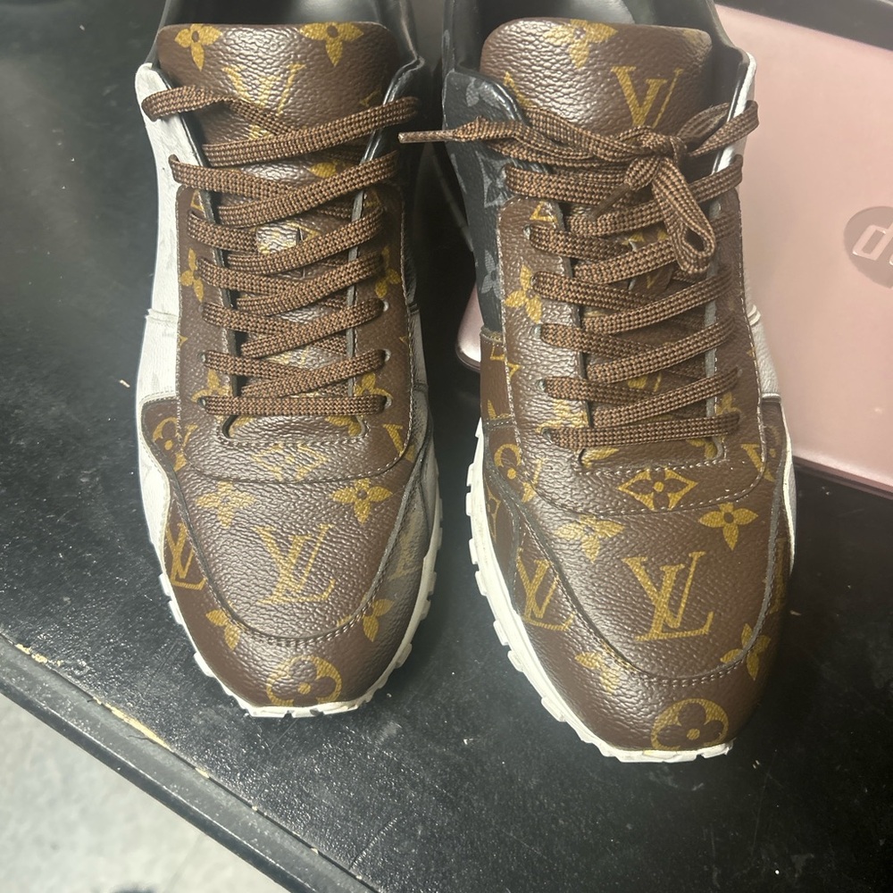 Louis Vuitton Multicolor sneakers
